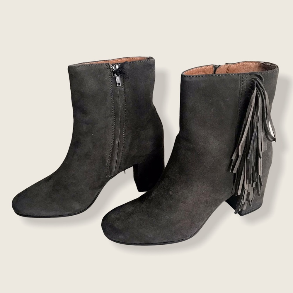 Frye Jodi Fringe Short Suede Trendy Ankle Bootie - Picture 16 of 16